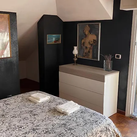 Attico Con Terrazza Fronte Mare A Cavi Di Apartamento Lavagna