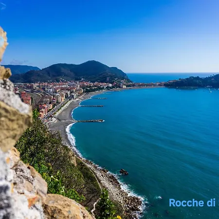 Attico Con Terrazza Fronte Mare A Cavi Di Apartment Lavagna