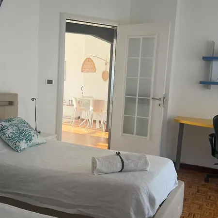 Attico Con Terrazza Fronte Mare A Cavi Di