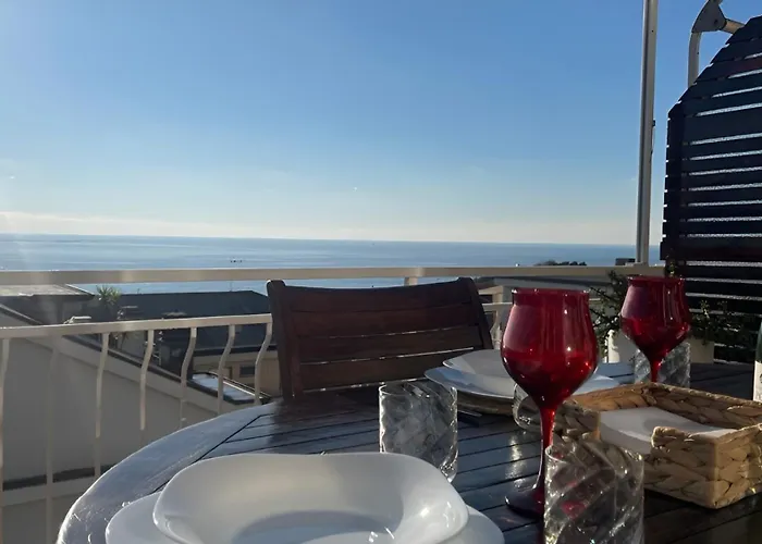 Attico Con Terrazza Fronte Mare A Cavi Di Апартаменты Лаванья