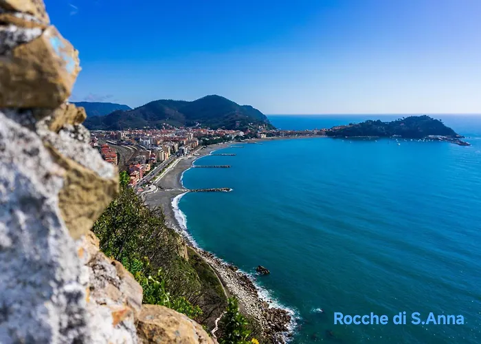 Attico Con Terrazza Fronte Mare A Cavi Di Апартаменты Лаванья