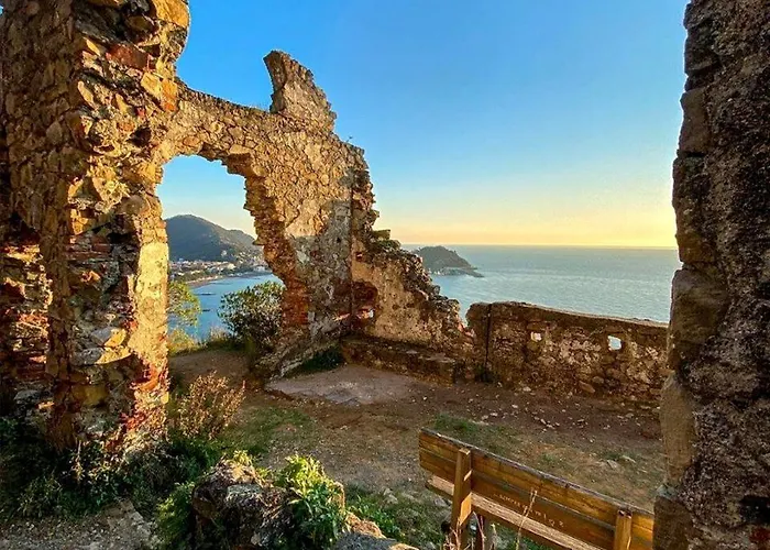 Attico Con Terrazza Fronte Mare A Cavi Di * Лаванья
