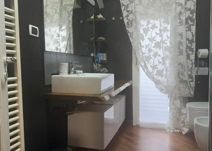 Attico Con Terrazza Fronte Mare A Cavi Di *