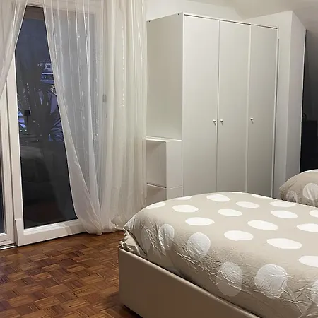 Attico Con Terrazza Fronte Mare A Cavi Di ラヴァーニャ