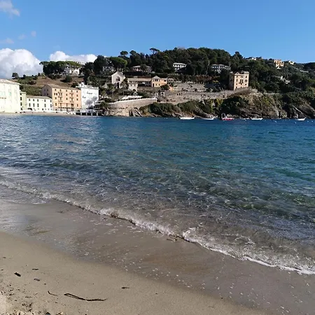 Apartament Attico Con Terrazza Fronte Mare A Cavi Di Lavagna