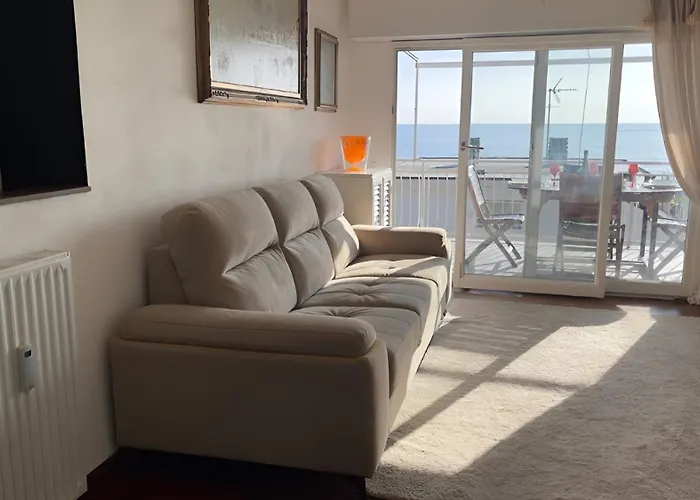 Lejlighed Attico Con Terrazza Fronte Mare A Cavi Di